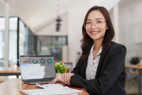 How payroll services help small businesses in Vietnam to thrive?