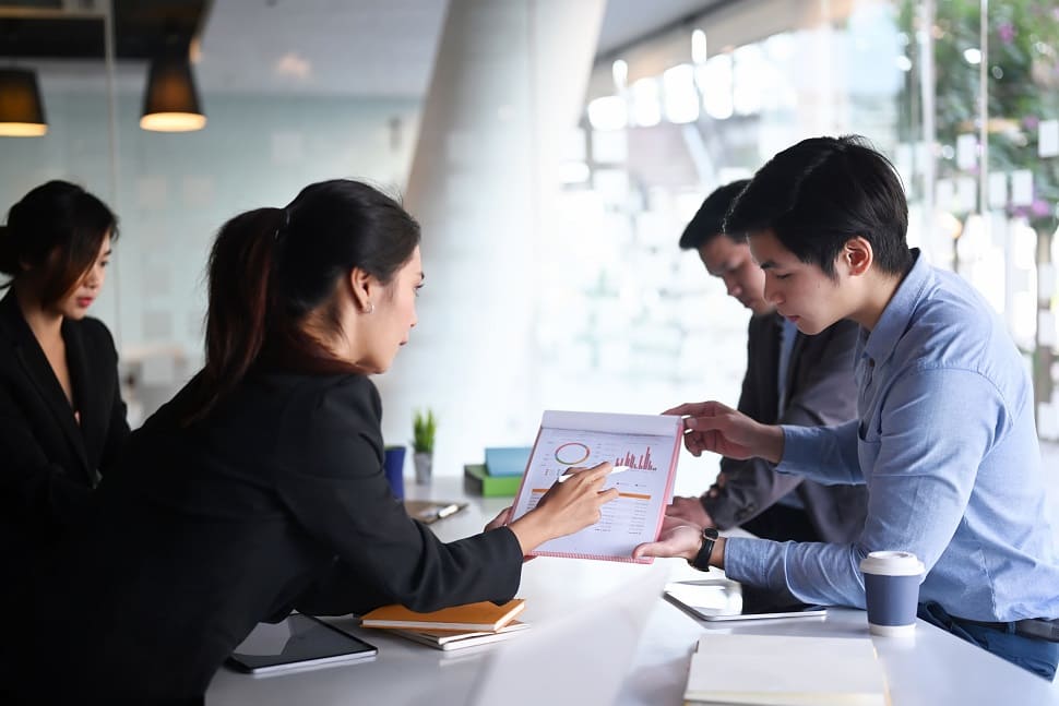 Team of 5 professional recruiters engaged in the mass recruitment service