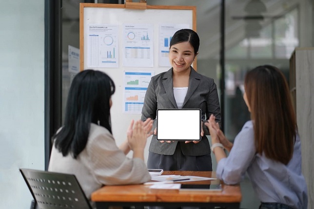 Nhân viên văn phòng được tuyển dụng bởi manpower việt nam qua dịch vụ cung cấp nhân sự